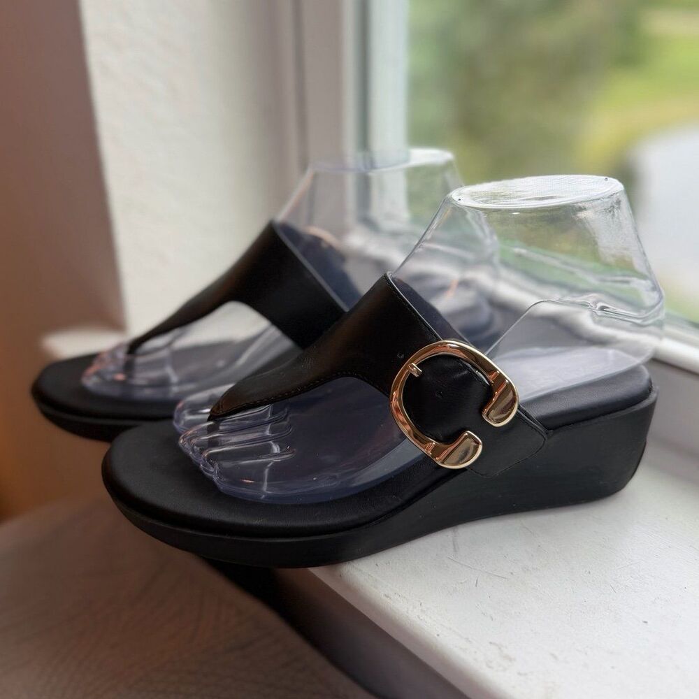 Aerosoles Izola Wedge Sandals in Black and Gold Size 6